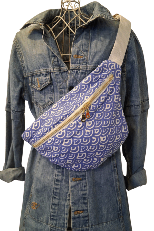 Banane tissu bleu cousette et chiffonnette